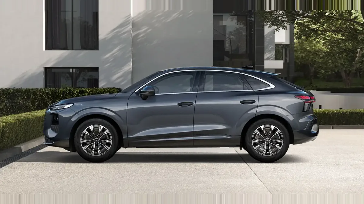Audi Q3 Sportback Advanced TDI 110kW S Tronic en renting en Zaragoza — Delantera