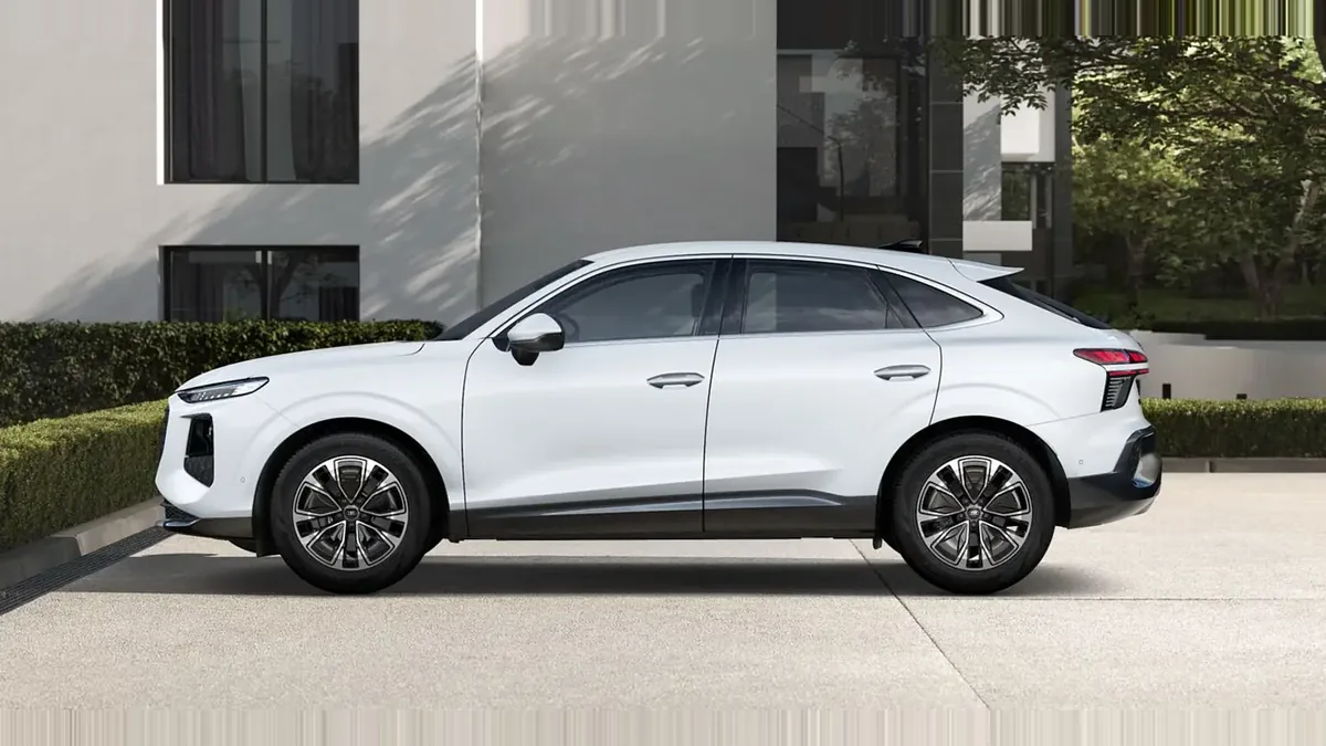 Audi Q3 Sportback Advanced TFSI 110kW S Tronic en renting en Zaragoza — Delantera