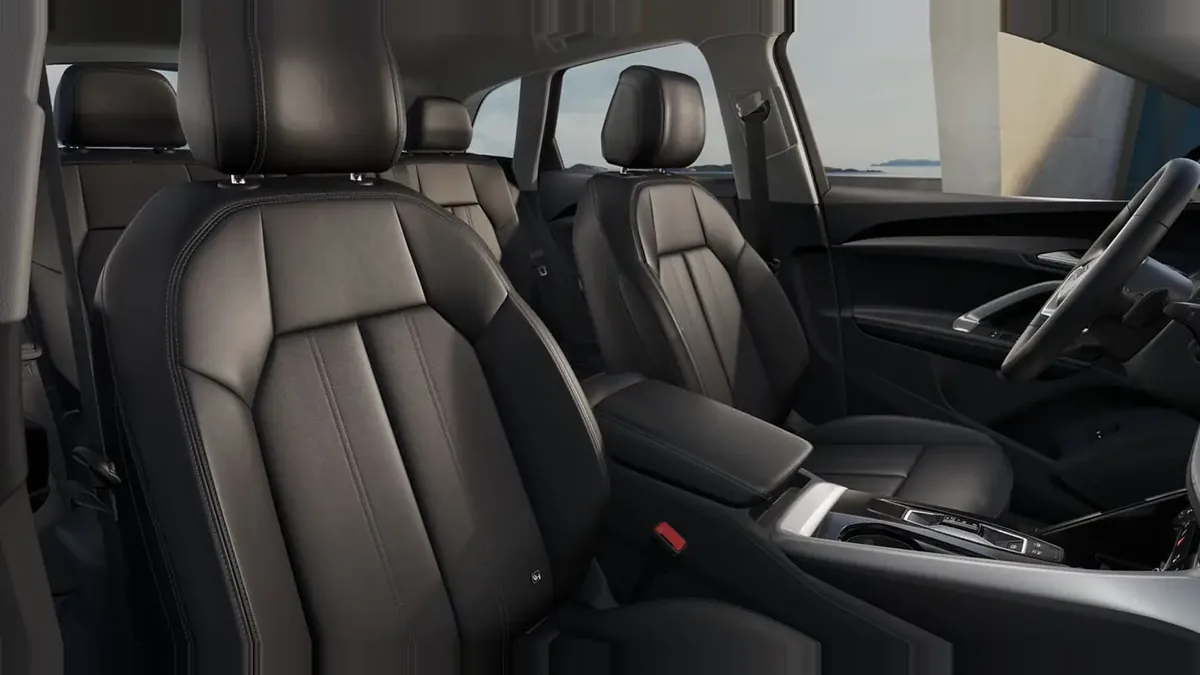 Audi Q5 Advanced e-hybrid quattro 220kW S tronic en renting en Zaragoza — Interior