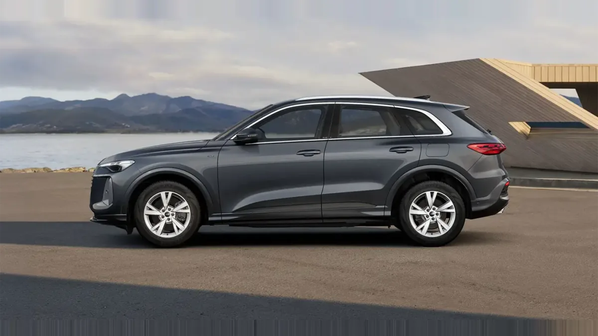 Audi Q5 Advanced e-hybrid quattro 220kW S tronic en renting en Zaragoza — Lateral