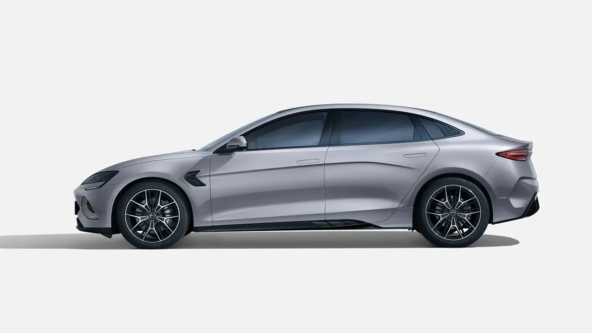BYD Seal Design RWD en renting en Zaragoza — Trasera