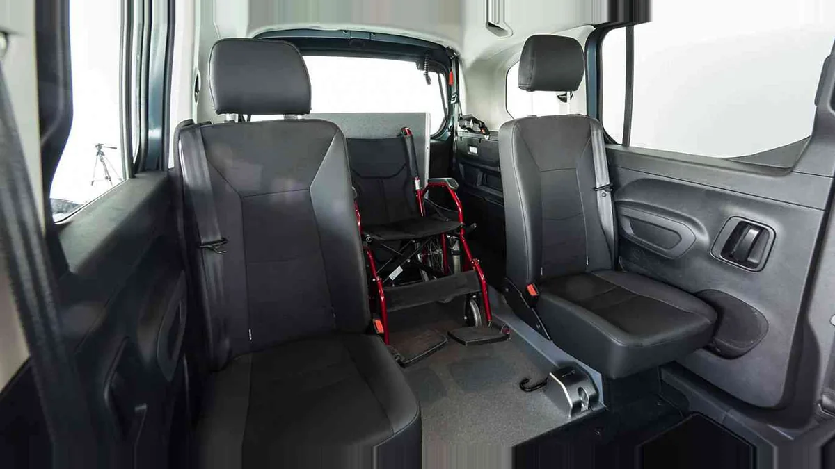 Citroën Berlingo Talla M BlueHDi 100 YOU L1 N1 Adaptado en renting en Zaragoza — vista 6
