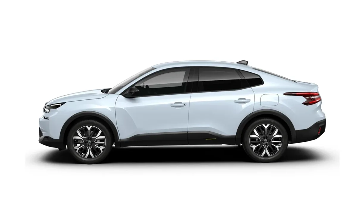 Citroën C4 X Hybrid 145 Business Edition en renting en Zaragoza — Trasera