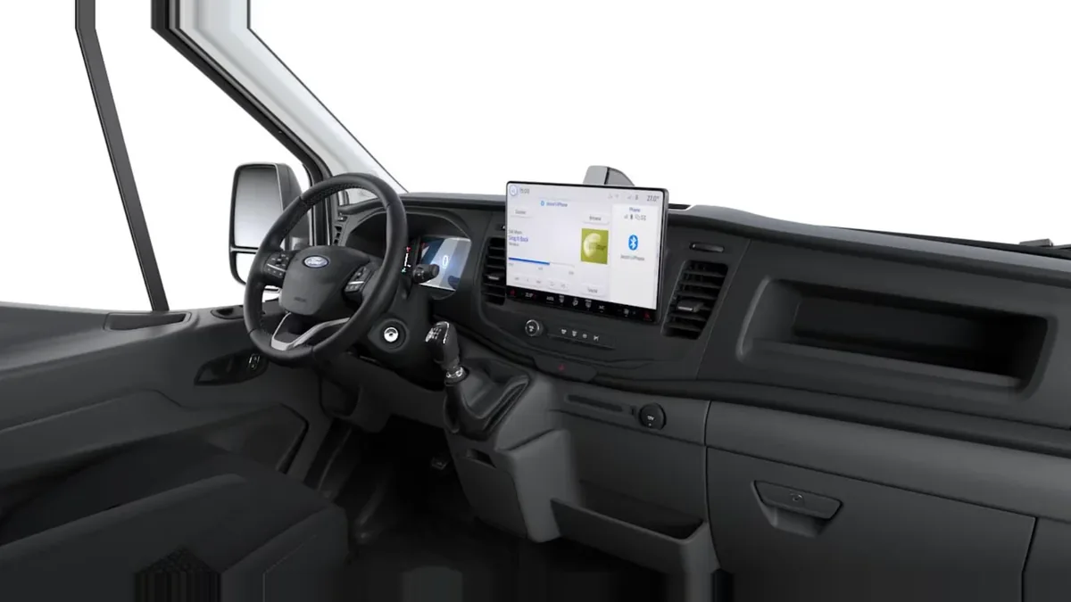 Ford TRANSIT 350 L3 Trend N1 EcoBlue 96kW FWD en renting en Zaragoza — Interior