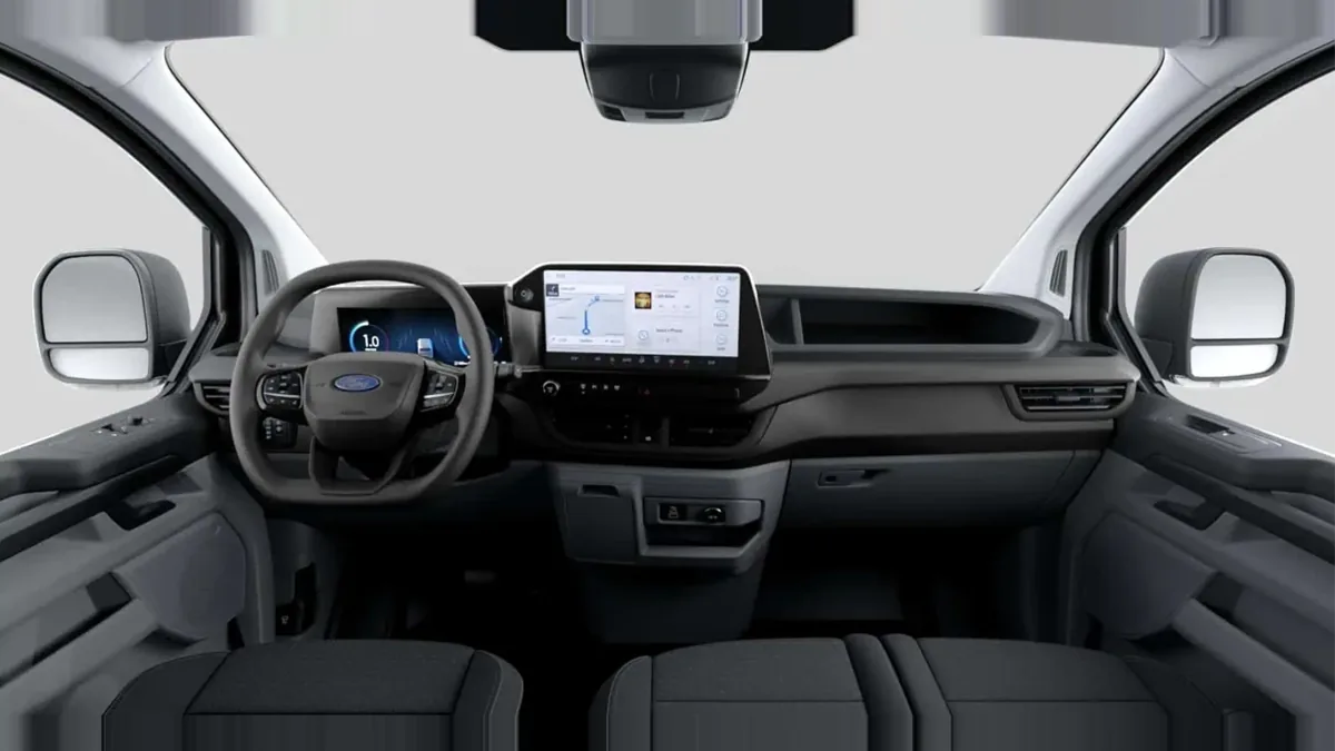 Ford Transit Custom Van 320 L1 BEV Trend 136cv AT en renting en Zaragoza — Interior