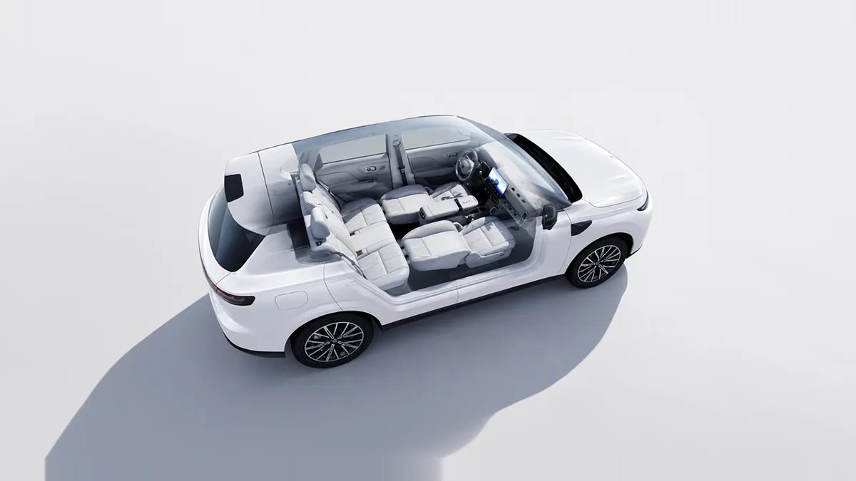 Leapmotor B10 REEV 18.8 kWh Life AT en renting en Zaragoza — Delantera