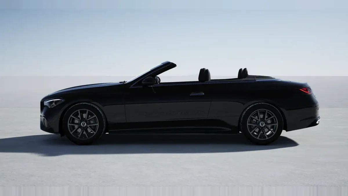 Mercedes-Benz CLE Cabrio 200D en renting en Zaragoza — Trasera