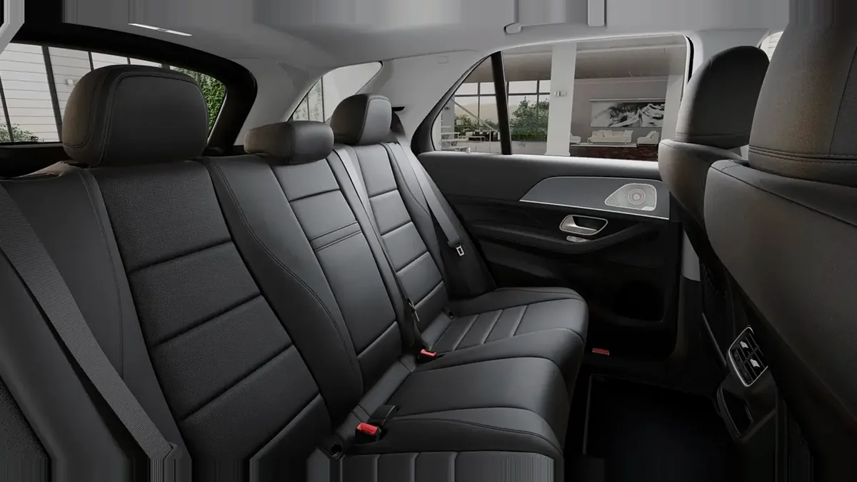 Mercedes-Benz GLE 300d 4MATIC en renting en Zaragoza — vista 7