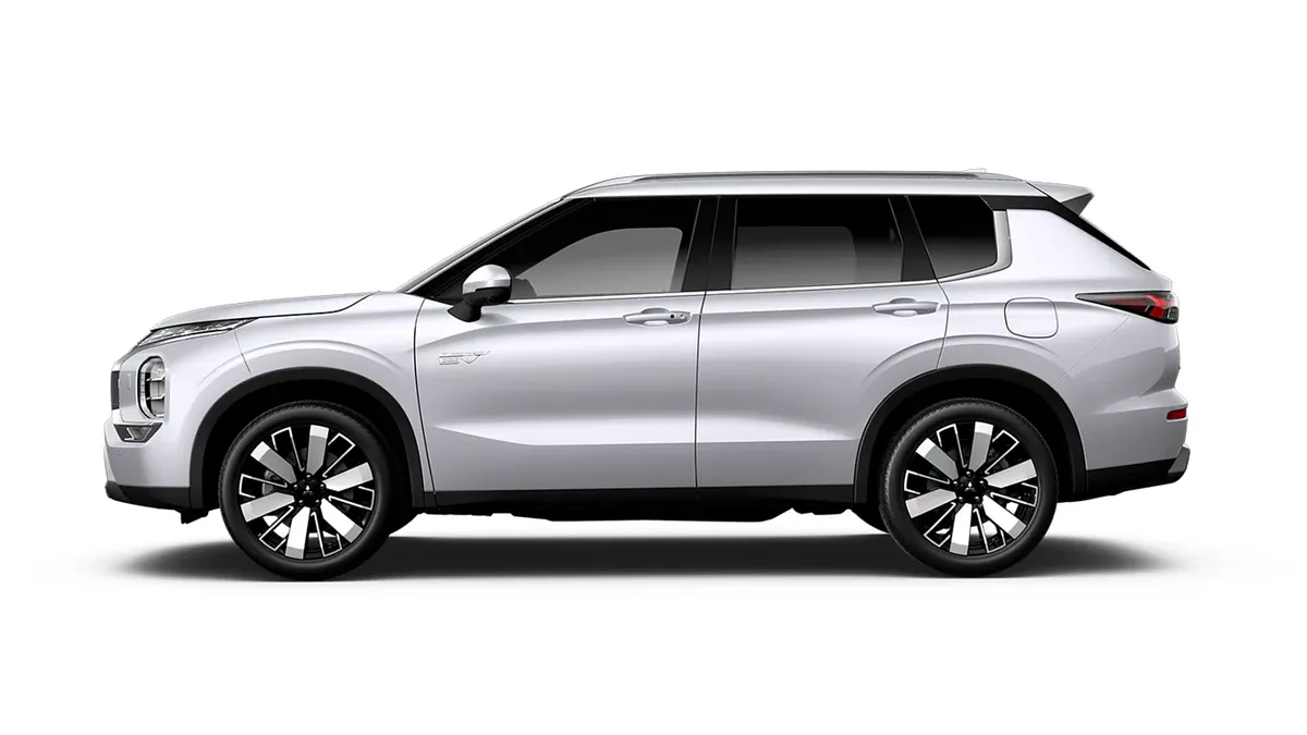 Mitsubishi Outlander PHEV Kaiteki 4WD 306CV en renting en Zaragoza — Interior
