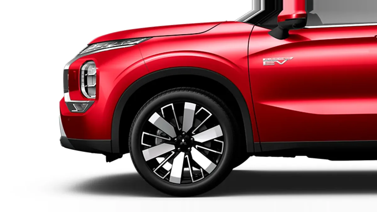 Mitsubishi Outlander PHEV Kaiteki 4WD 306CV en renting en Zaragoza — vista 11