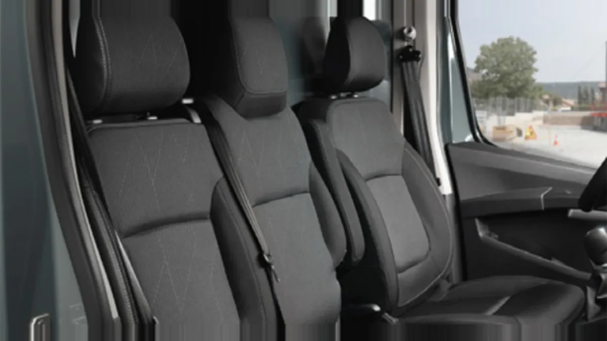 Nissan Primastar 2.0DCI 110CV L1H1 Acenta en renting en Zaragoza — Delantera
