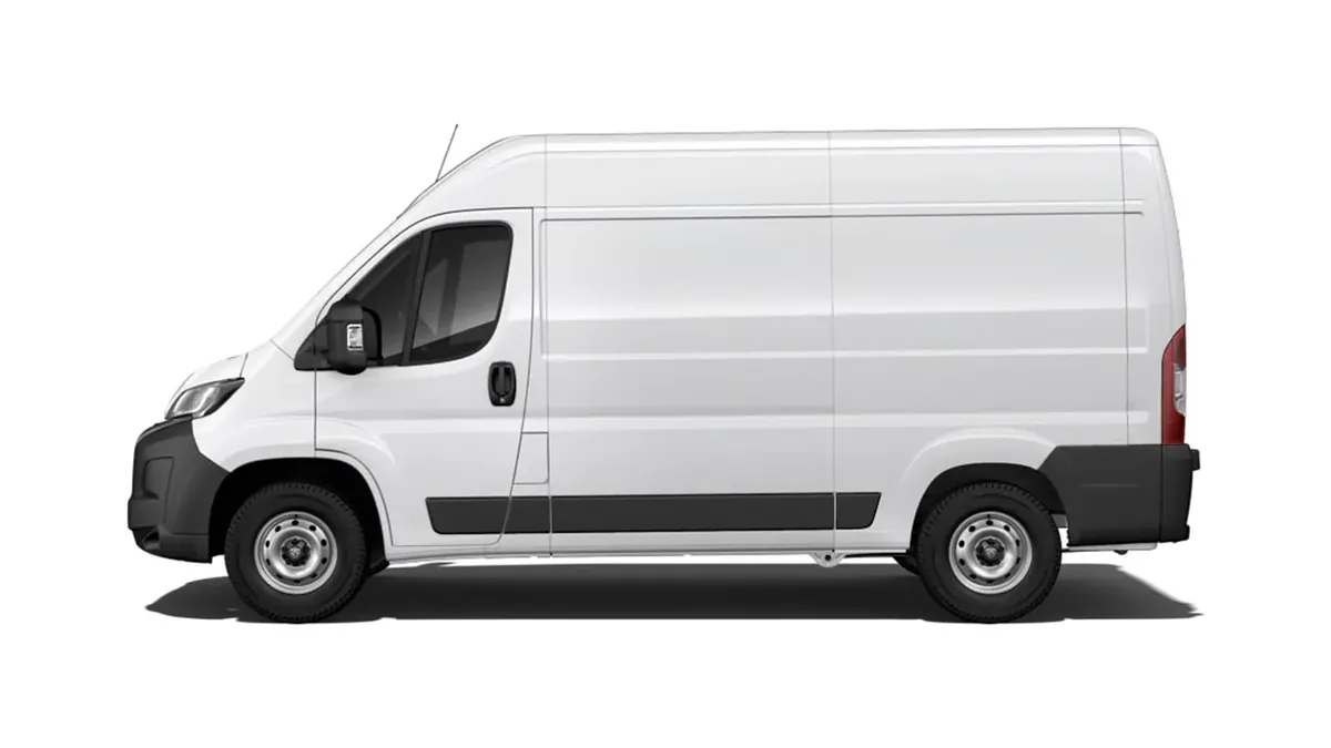 Peugeot Boxer 3.3 L2H2 BHDI 103kW en renting en Zaragoza — Trasera