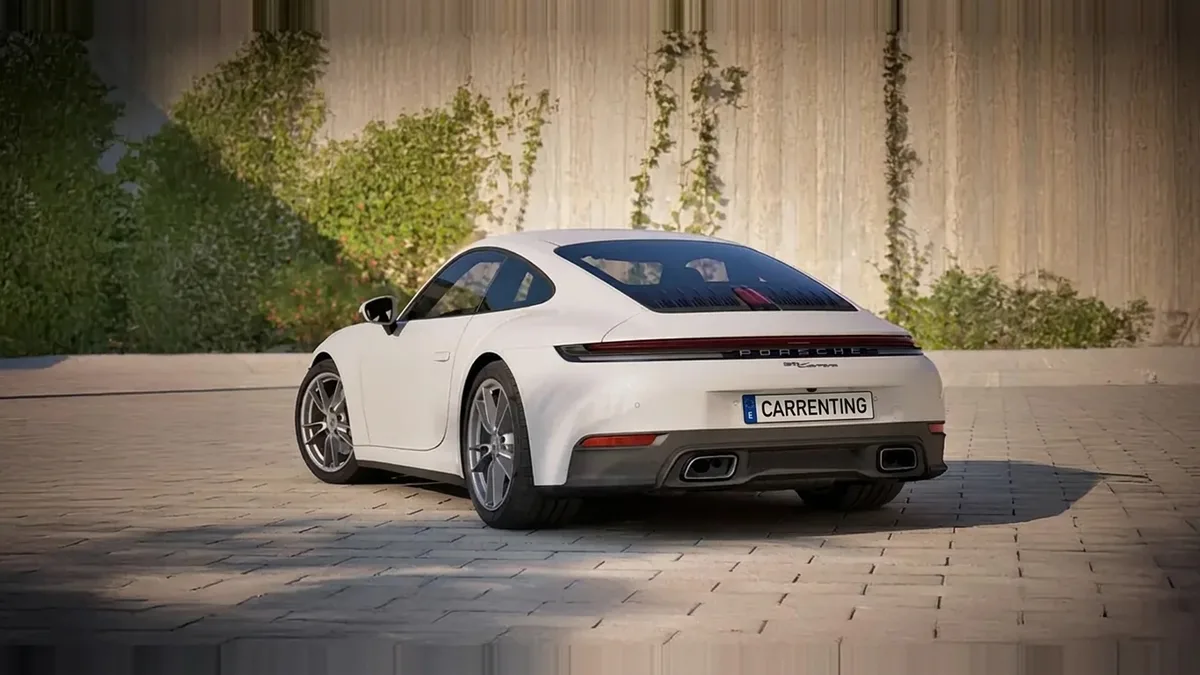 Porsche 911 Carrera en renting en Zaragoza — Delantera