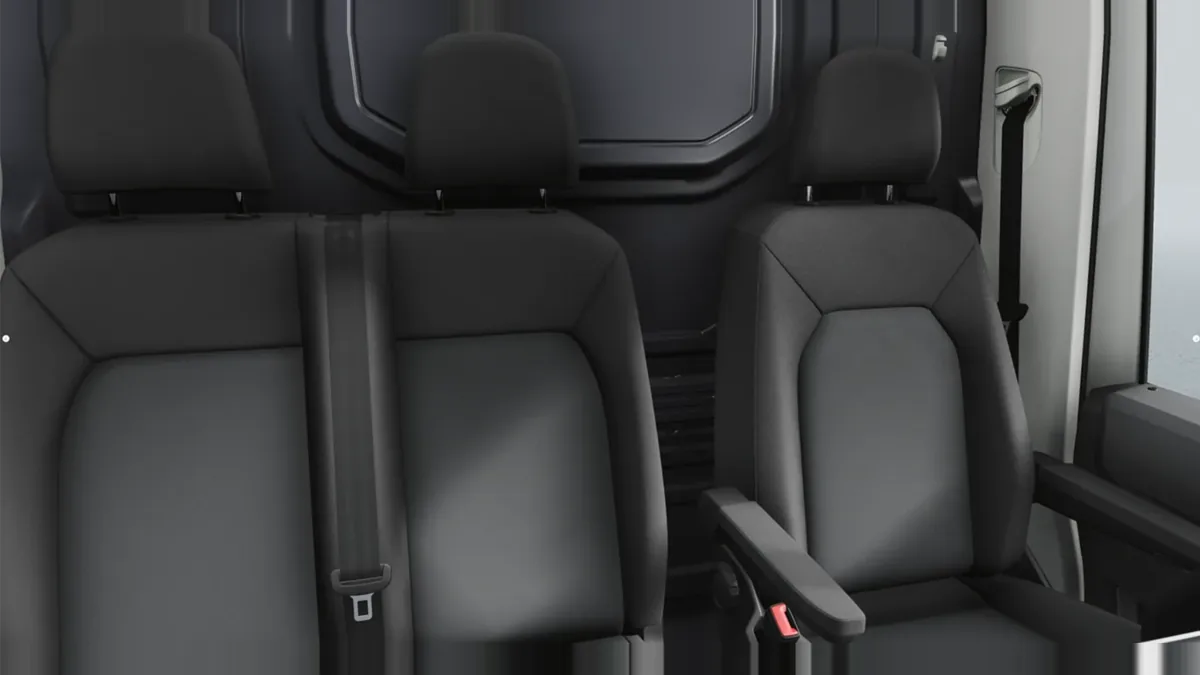 Volkswagen Crafter 35 Fresh Van BM L3 2.0 TDI FWD 103kW (140CV)  - ISOTERMO en renting en Zaragoza — vista 8
