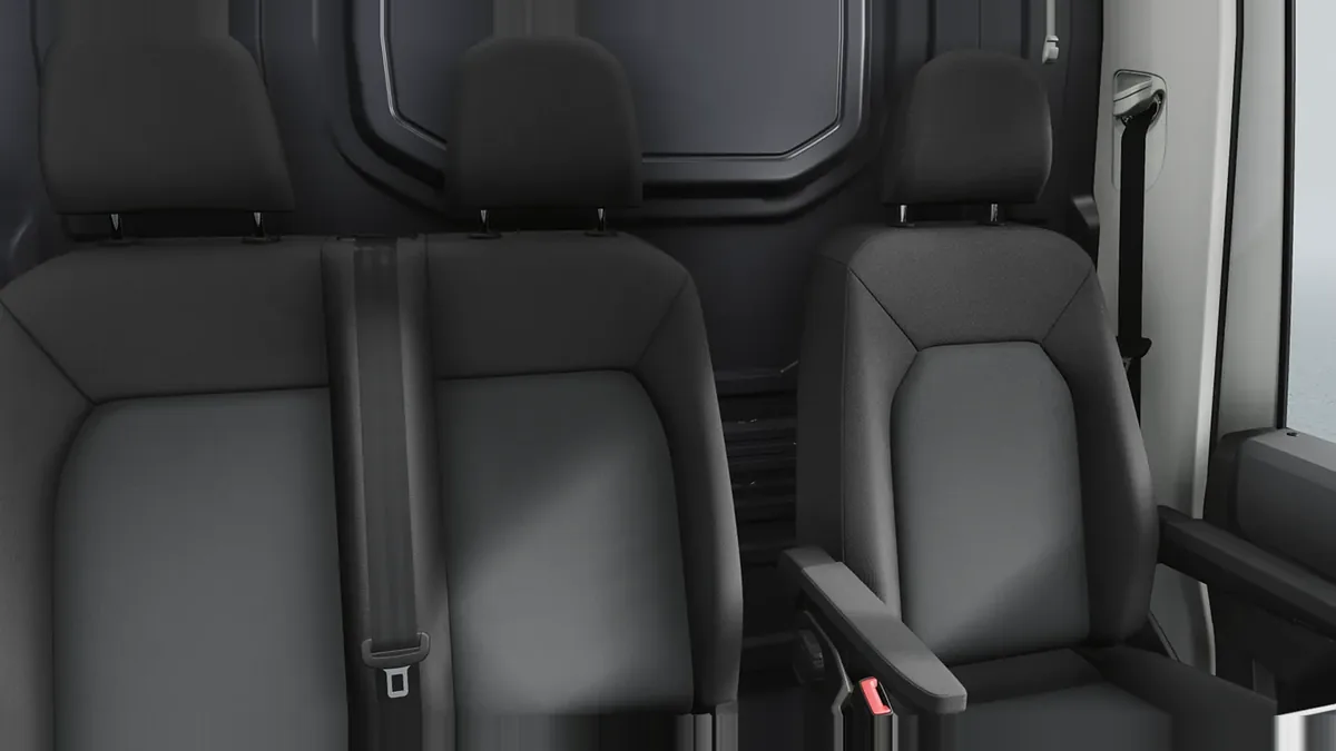Volkswagen Crafter 35 Furgón BL TA L4H3 2.0 TDI 103kW (140CV) - ISOTERMO en renting en Zaragoza — vista 8