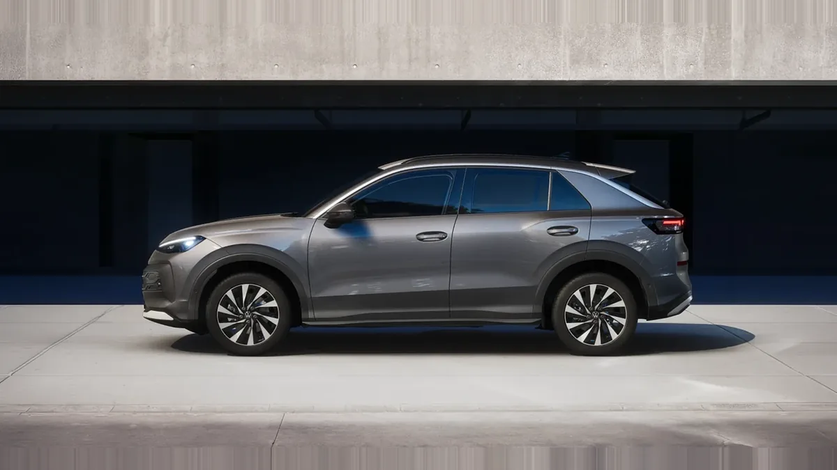 Volkswagen T-ROC Match 1.5 eTSI 150CV DSG en renting en Zaragoza — Delantera