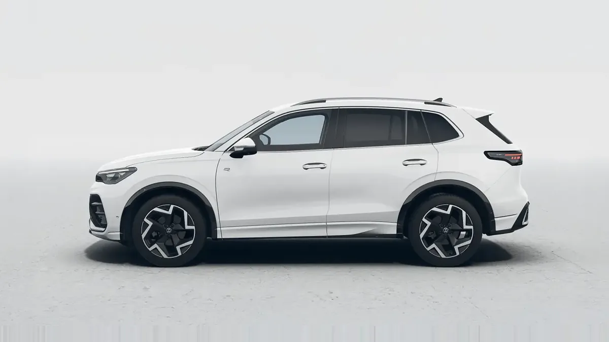 Volkswagen Tiguan R-Line 1.5 eTSI 110kW DSG en renting en Zaragoza — Delantera