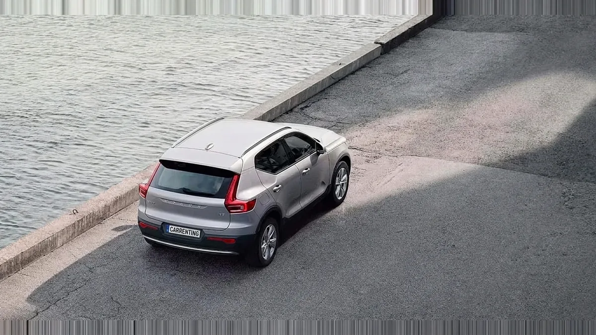 Volvo XC40 2.0 B3 Core G Auto en renting en Zaragoza — Delantera