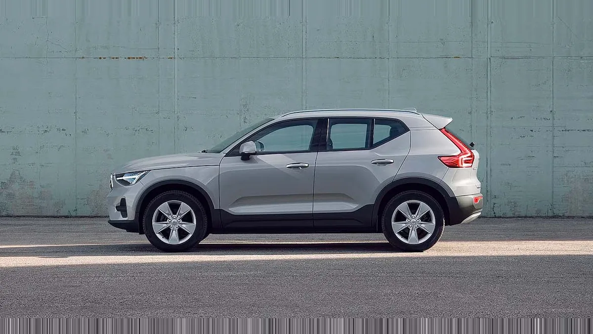 Volvo XC40 2.0 B3 G Core Auto en renting en Zaragoza — vista 7
